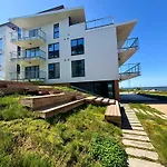 Luxury Waterfront With Sea Views, Sunset Terraces And Free Parking, One With A Huum Sauna, The Other With A Bathtub Διαμέρισμα *
