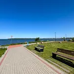 Luxury Waterfront With Sea Views, Sunset Terraces And Free Parking, One With A Huum Sauna, The Other With A Bathtub Appartamento