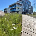 Luxury Waterfront With Sea Views, Sunset Terraces And Free Parking, One With A Huum Sauna, The Other With A Bathtub Reval