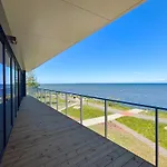 Luxury Waterfront With Sea Views, Sunset Terraces And Free Parking, One With A Huum Sauna, The Other With A Bathtub Ταλίν