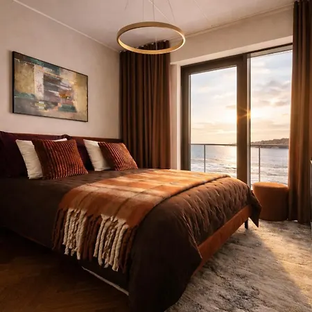 Luxury Waterfront With Sea Views, Sunset Terraces And Free Parking, One With A Huum Sauna, The Other With A Bathtub Таллінн