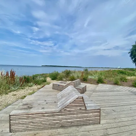 Luxury Waterfront With Sea Views, Sunset Terraces And Free Parking, One With A Huum Sauna, The Other With A Bathtub * Tallin