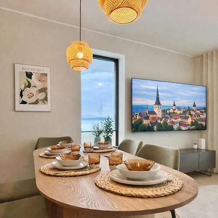 Διαμέρισμα Luxury Waterfront With Sea Views, Sunset Terraces And Free Parking, One With A Huum Sauna, The Other With A Bathtub