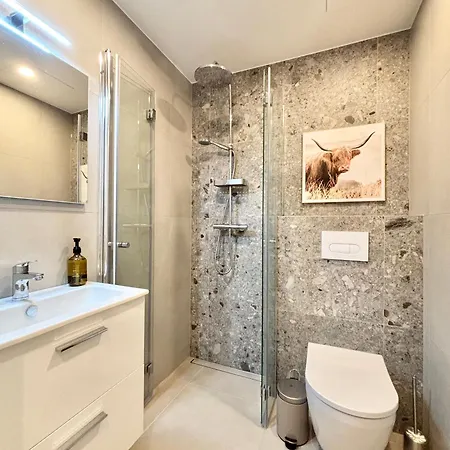 Luxury Waterfront With Sea Views, Sunset Terraces And Free Parking, One With A Huum Sauna, The Other With A Bathtub Апартаменти Таллінн