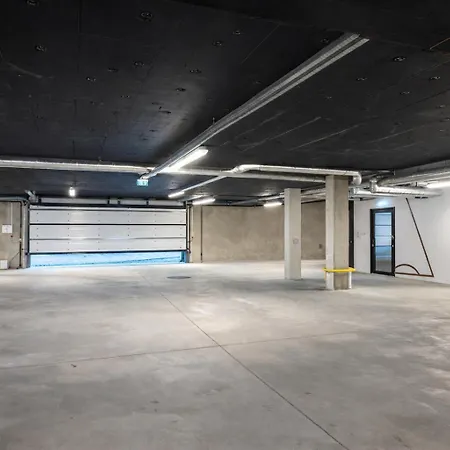 公寓 Luxury Waterfront With Sea Views, Sunset Terraces And Free Parking, One With A Huum Sauna, The Other With A Bathtub *