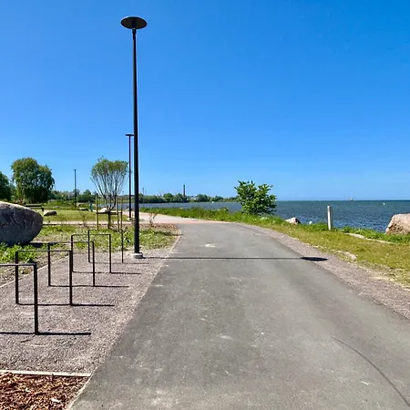 Luxury Waterfront With Sea Views, Sunset Terraces And Free Parking, One With A Huum Sauna, The Other With A Bathtub Reval