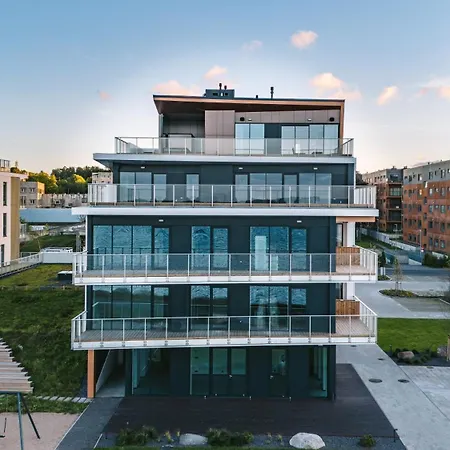 Luxury Waterfront With Sea Views, Sunset Terraces And Free Parking, One With A Huum Sauna, The Other With A Bathtub Διαμέρισμα