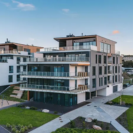 Luxury Waterfront With Sea Views, Sunset Terraces And Free Parking, One With A Huum Sauna, The Other With A Bathtub Апартаменти Таллінн