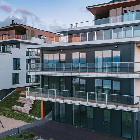 Luxury Waterfront With Sea Views, Sunset Terraces And Free Parking, One With A Huum Sauna, The Other With A Bathtub Апартаменти