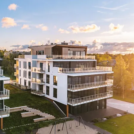 Luxury Waterfront With Sea Views, Sunset Terraces And Free Parking, One With A Huum Sauna, The Other With A Bathtub Ταλίν