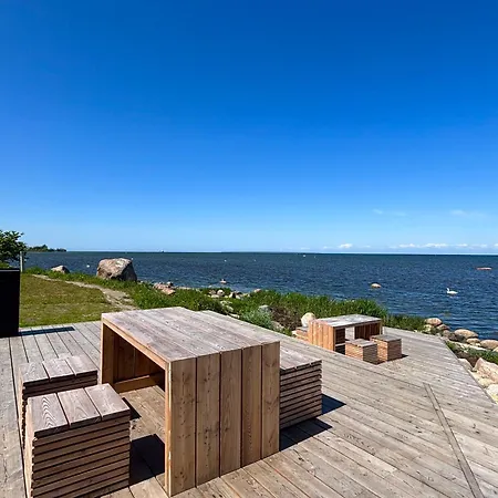 Διαμέρισμα Luxury Waterfront With Sea Views, Sunset Terraces And Free Parking, One With A Huum Sauna, The Other With A Bathtub