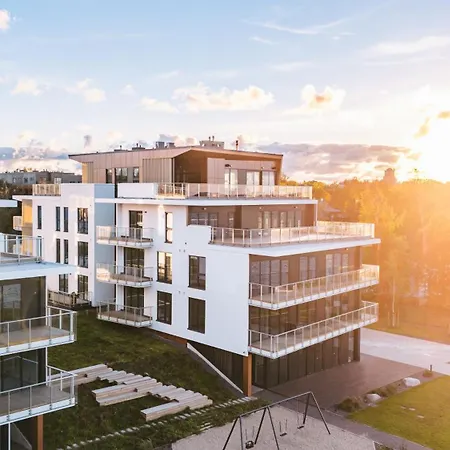 Luxury Waterfront With Sea Views, Sunset Terraces And Free Parking, One With A Huum Sauna, The Other With A Bathtub Апартаменти Таллінн