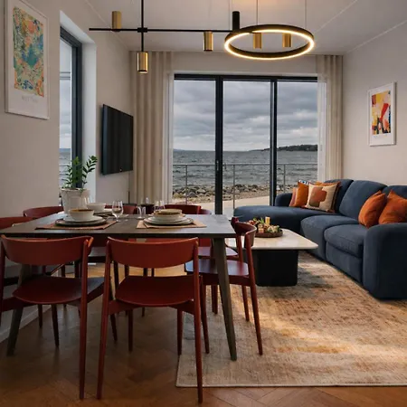 Luxury Waterfront With Sea Views, Sunset Terraces And Free Parking, One With A Huum Sauna, The Other With A Bathtub Ταλίν