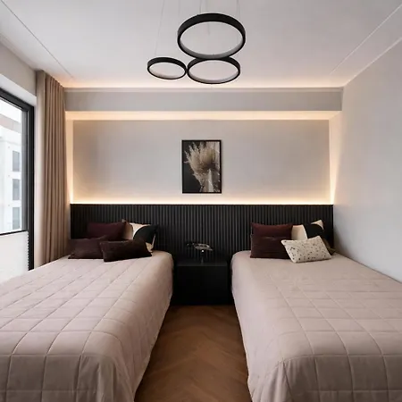 Апартаменти Luxury Waterfront With Sea Views, Sunset Terraces And Free Parking, One With A Huum Sauna, The Other With A Bathtub