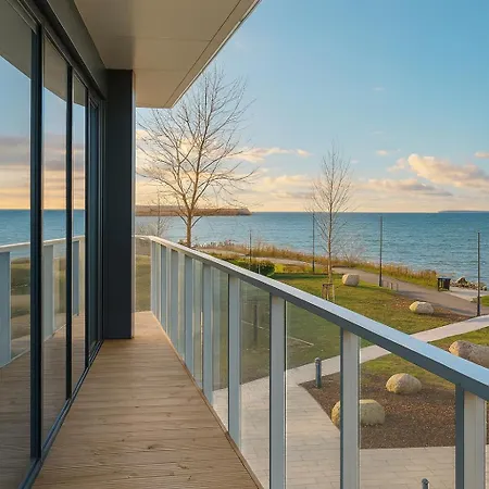 Διαμέρισμα Luxury Waterfront With Sea Views, Sunset Terraces And Free Parking, One With A Huum Sauna, The Other With A Bathtub *
