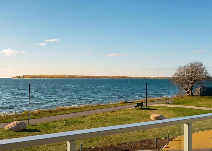 Apartament Luxury Waterfront With Sea Views, Sunset Terraces And Free Parking, One With A Huum Sauna, The Other With A Bathtub Tallin