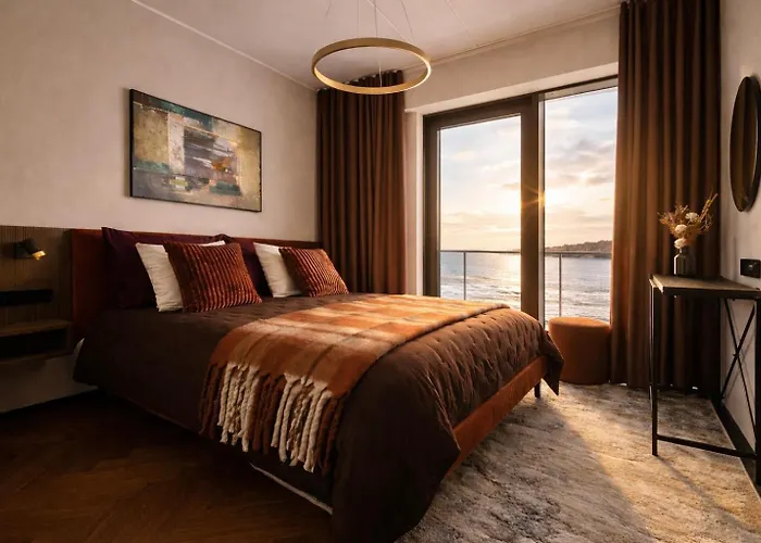 Luxury Waterfront With Sea Views, Sunset Terraces And Free Parking, One With A Huum Sauna, The Other With A Bathtub Reval