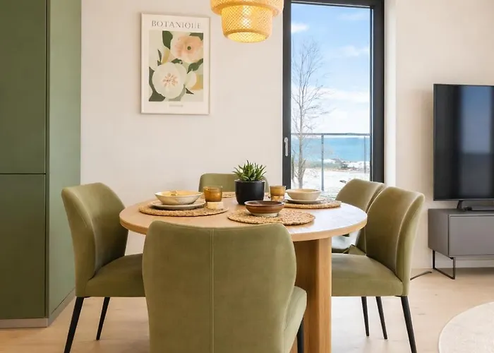 Luxury Waterfront With Sea Views, Sunset Terraces And Free Parking, One With A Huum Sauna, The Other With A Bathtub Apartment Reval