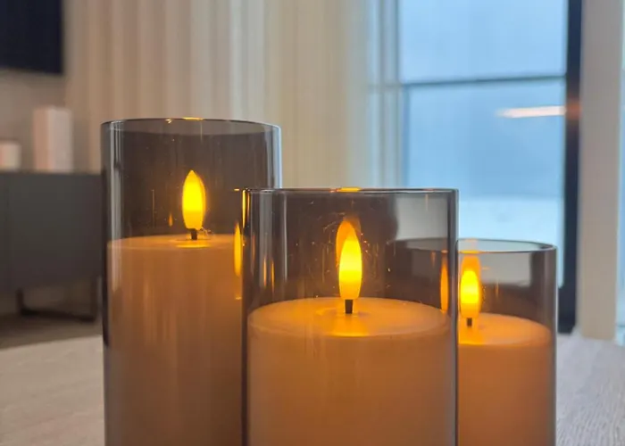 Luxury Waterfront With Sea Views, Sunset Terraces And Free Parking, One With A Huum Sauna, The Other With A Bathtub Apartment *