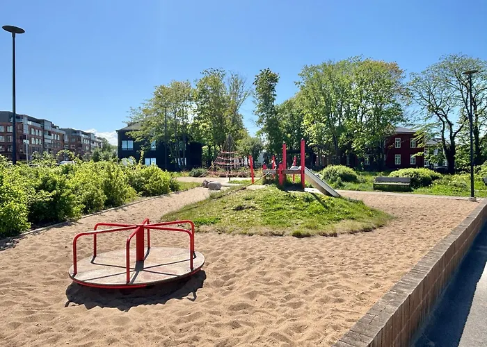 Luxury Waterfront With Sea Views, Sunset Terraces And Free Parking, One With A Huum Sauna, The Other With A Bathtub Apartment Reval