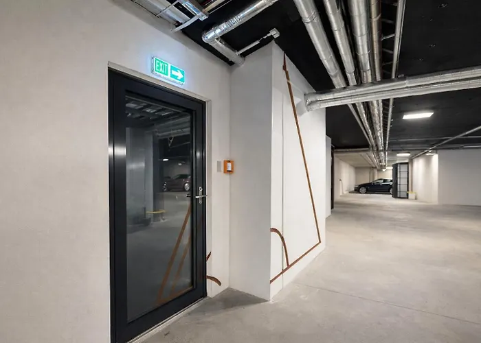 Luxury Waterfront With Sea Views, Sunset Terraces And Free Parking, One With A Huum Sauna, The Other With A Bathtub