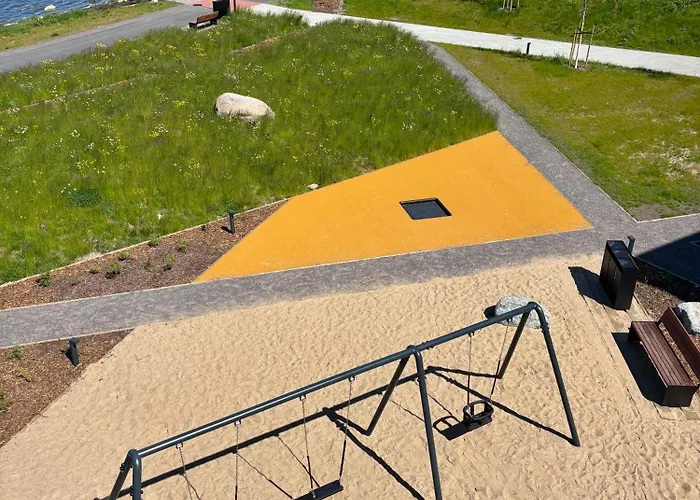 Luxury Waterfront With Sea Views, Sunset Terraces And Free Parking, One With A Huum Sauna, The Other With A Bathtub