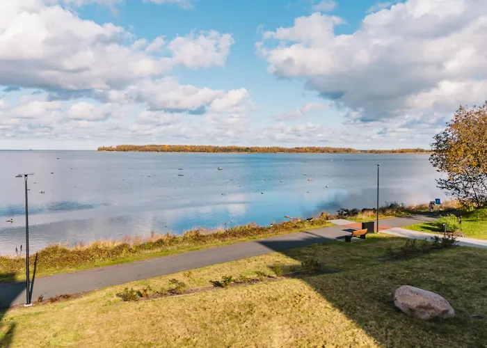 Luxury Waterfront With Sea Views, Sunset Terraces And Free Parking, One With A Huum Sauna, The Other With A Bathtub Reval