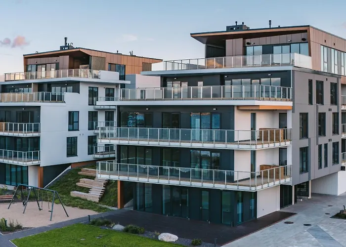 Apartment Luxury Waterfront With Sea Views, Sunset Terraces And Free Parking, One With A Huum Sauna, The Other With A Bathtub Reval