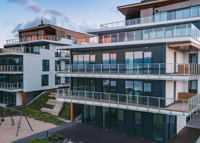 Luxury Waterfront With Sea Views, Sunset Terraces And Free Parking, One With A Huum Sauna, The Other With A Bathtub Appartement