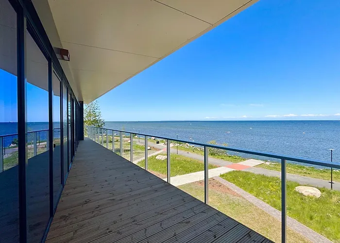 Luxury Waterfront With Sea Views, Sunset Terraces And Free Parking, One With A Huum Sauna, The Other With A Bathtub Tallinn