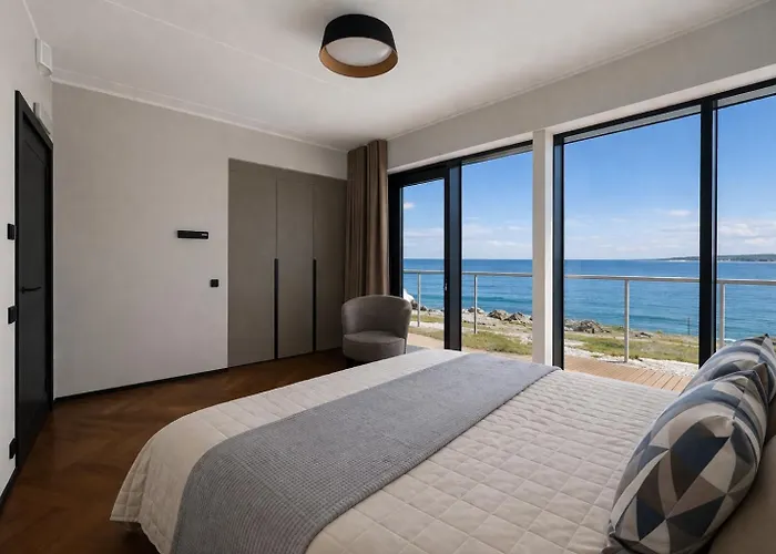 Luxury Waterfront With Sea Views, Sunset Terraces And Free Parking, One With A Huum Sauna, The Other With A Bathtub * Tallinn