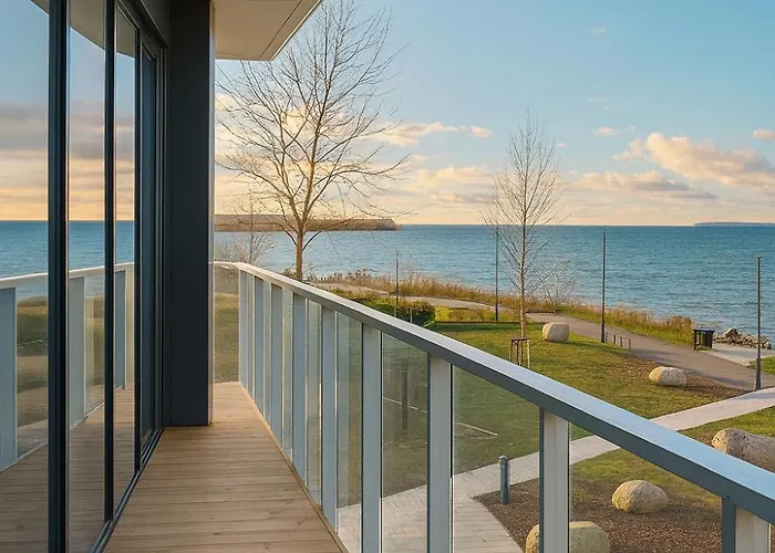 Appartement Luxury Waterfront With Sea Views, Sunset Terraces And Free Parking, One With A Huum Sauna, The Other With A Bathtub *