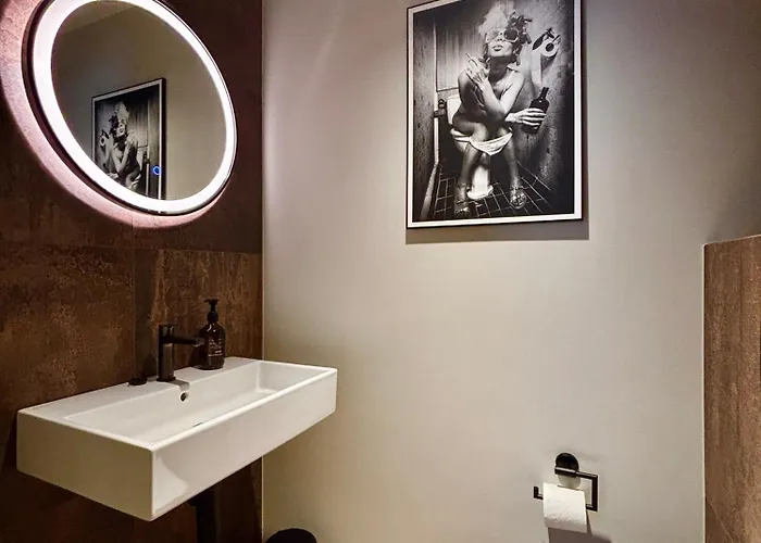 Luxury Waterfront With Sea Views, Sunset Terraces And Free Parking, One With A Huum Sauna, The Other With A Bathtub * Reval