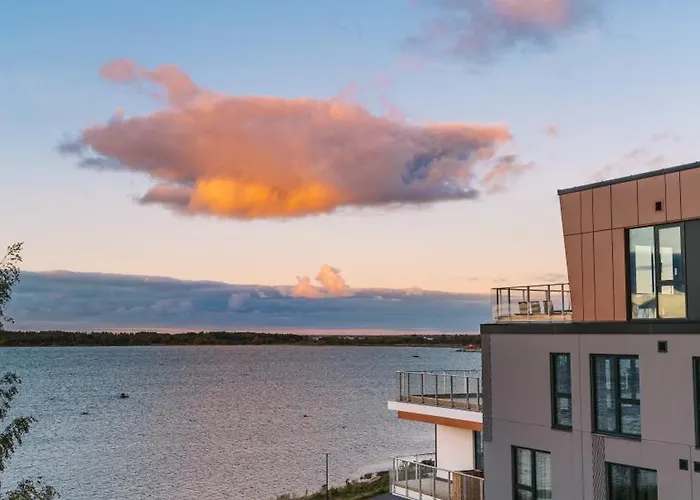 Lejlighed Luxury Waterfront With Sea Views, Sunset Terraces And Free Parking, One With A Huum Sauna, The Other With A Bathtub